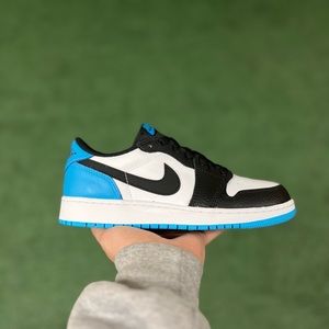 dark blue jordans low